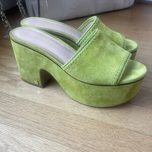 Veronica Beard / Revolve Suede Pumps